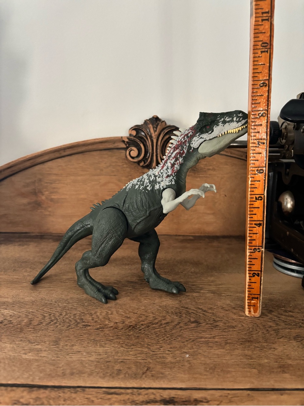 Jurassic World Camp Cretaceous Roar Attack Allosaurus Dinosaur Figure